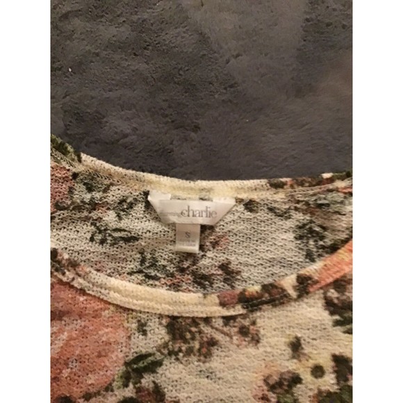 Floral top - Picture 2 of 4